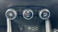 Renault Captur 1.5 dCi 95 Iconic 5dr Diesel Hatchback